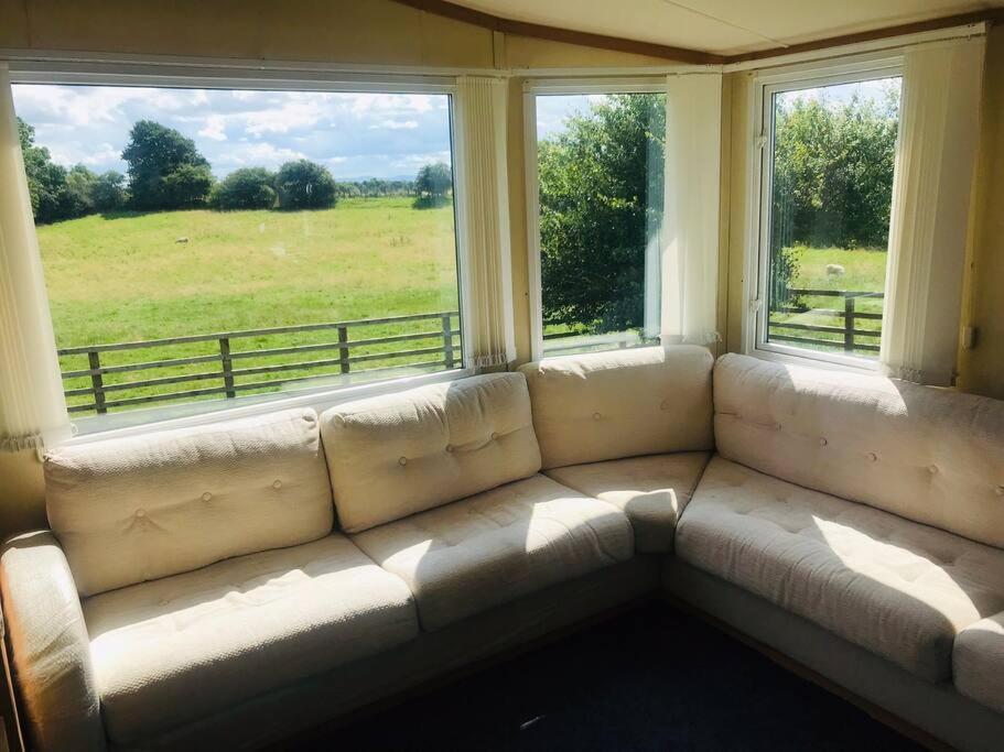 Plum Tree Lodge Set In 2 Acres Of Private Land Coundon Exterior photo